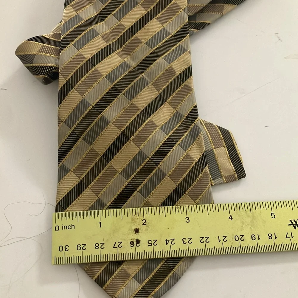 FINAL MARKDOWN Men’s Jim Thompson tie